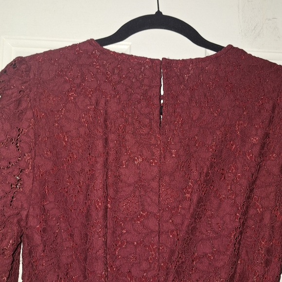 Express Peplum Lace Blouse - Picture 9 of 11